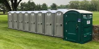 Best Portable Restroom Servicing (Cleaning and Restocking)  in Howland Center, OH
